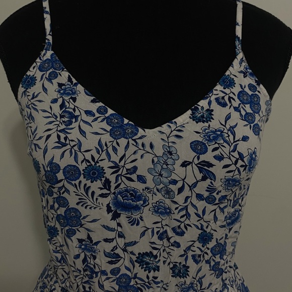 Floral Romper - Picture 2 of 8